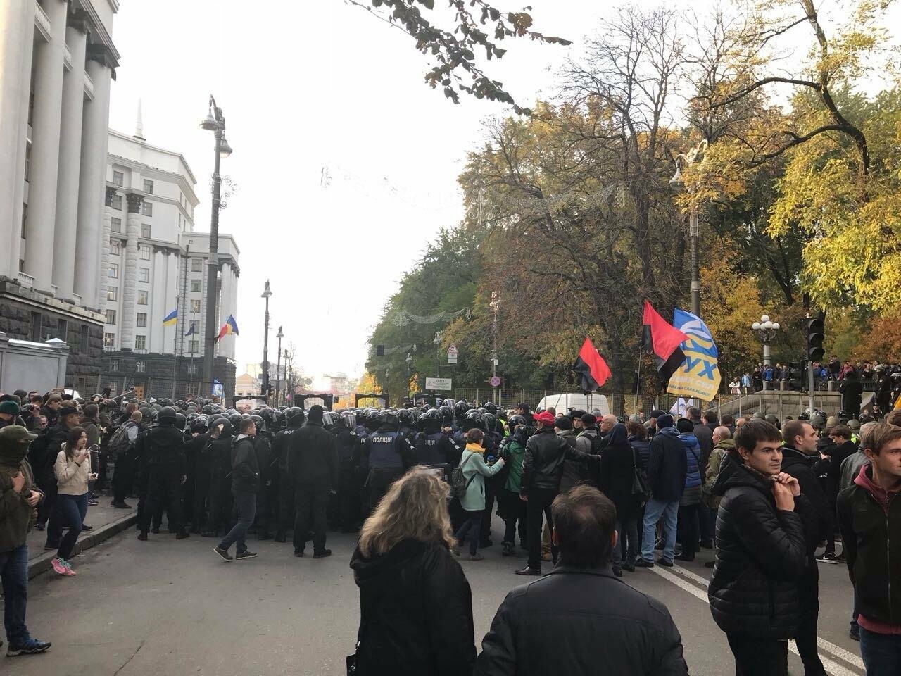 Павлоградцы митинговали под стенами Верховной Рады, фото-2 Павлоградцы митинговали под стенами Верховной Рады, фото-2
