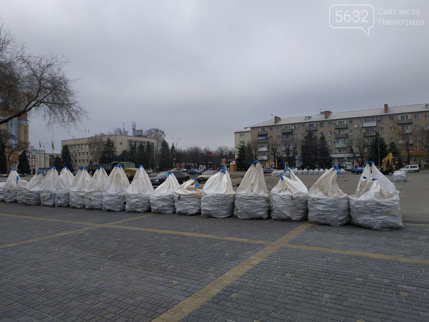 На Соборній площі Павлограда стрімкими темпами ведуться роб..., фото-6 На Соборній площі Павлограда стрімкими темпами ведуться роботи з реконструкції, фото-6