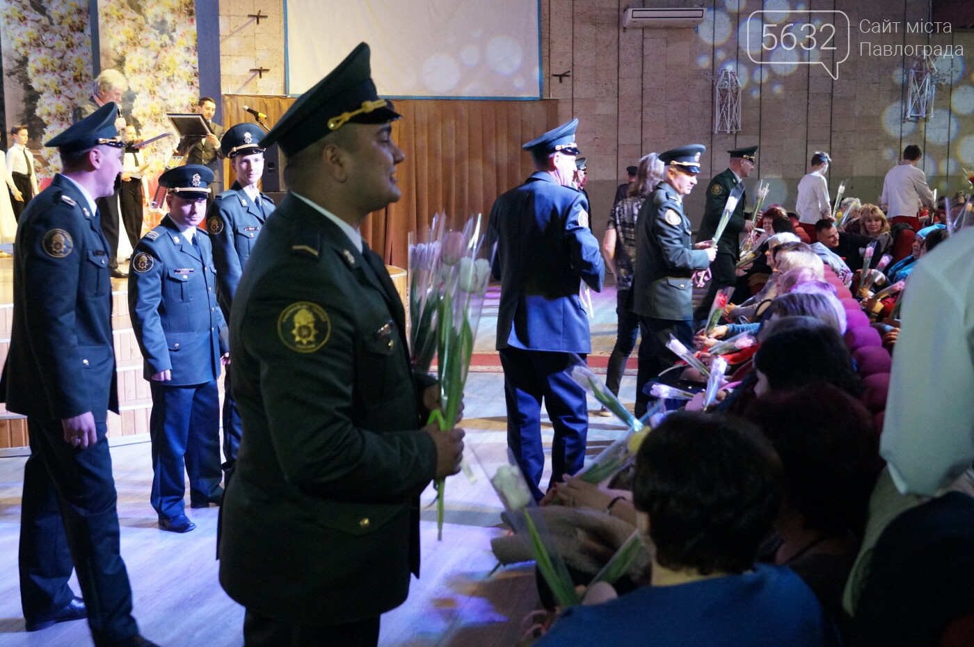 В Павлограде поздравили женщин с наступающим праздником ве..., фото-22 В Павлограде поздравили женщин с наступающим праздником весны (ФОТОРЕПОРТАЖ), фото-22