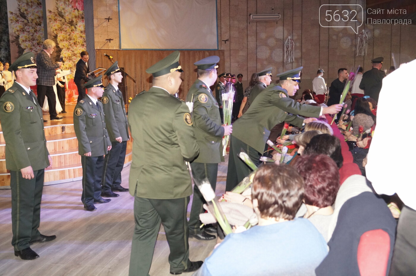 В Павлограде поздравили женщин с наступающим праздником ве..., фото-23 В Павлограде поздравили женщин с наступающим праздником весны (ФОТОРЕПОРТАЖ), фото-23