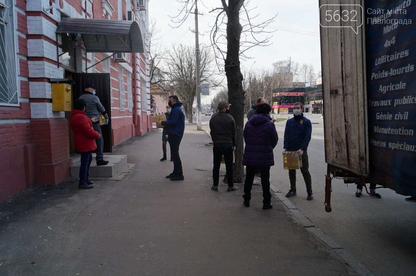 В Павлоград привезли ещё 700 благотворительных наборов (ФОТ..., фото-3 В Павлоград привезли ещё 700 благотворительных наборов (ФОТОРЕПОРТАЖ), фото-3
