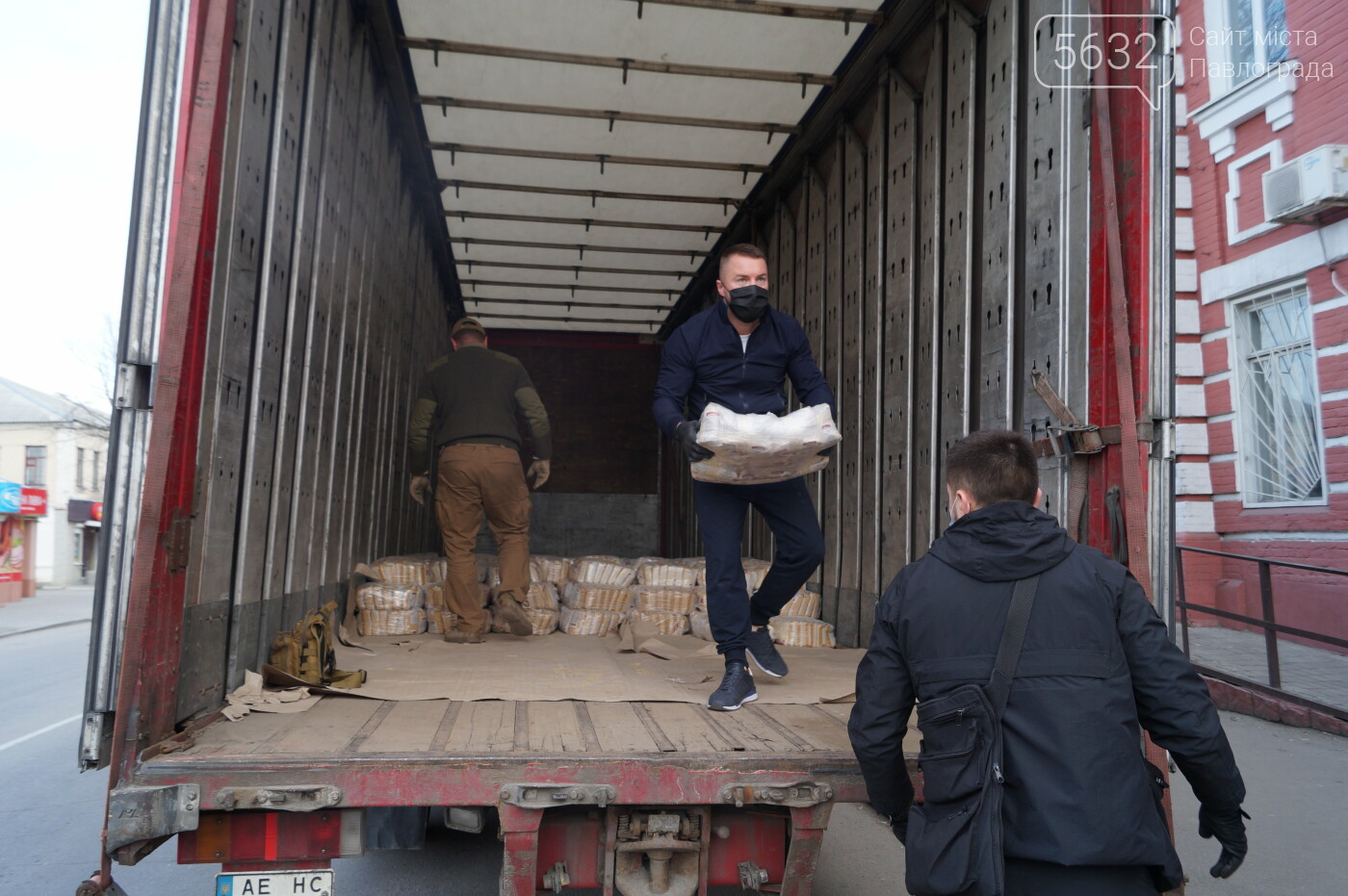 В Павлоград привезли ещё 700 благотворительных наборов (ФО..., фото-25 В Павлоград привезли ещё 700 благотворительных наборов (ФОТОРЕПОРТАЖ), фото-25
