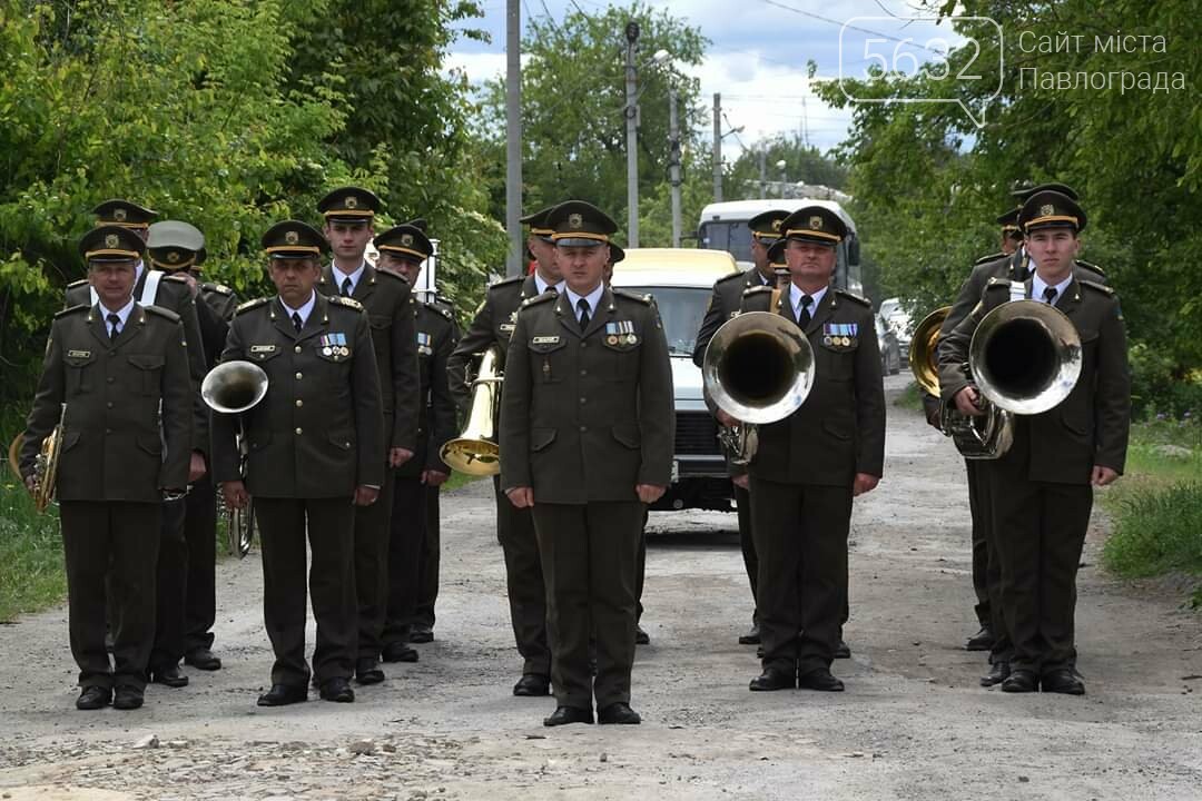 Павлоград попрощался с погибшим в зоне ООС Евгением Сафоновым, фото-3 Павлоград попрощался с погибшим в зоне ООС Евгением Сафоновым, фото-3