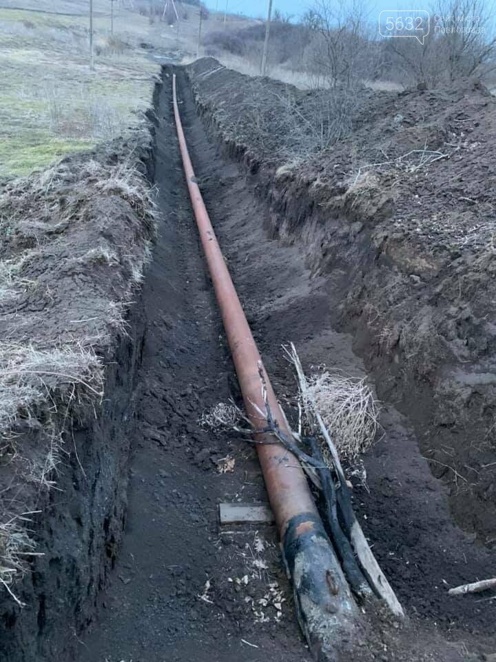 В Павлоградском районе обнаружили незаконно установленный т..., фото-1 В Павлоградском районе обнаружили незаконно установленный трубопровод протяжённостью 75 метров, фото-1