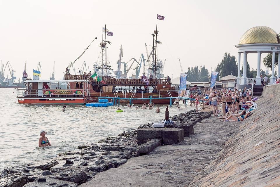 Поехали! Солнечный Бердянск зовет всех к Азовскому морю (ФОТО), фото-4 Поехали! Солнечный Бердянск зовет всех к Азовскому морю (ФОТО), фото-4