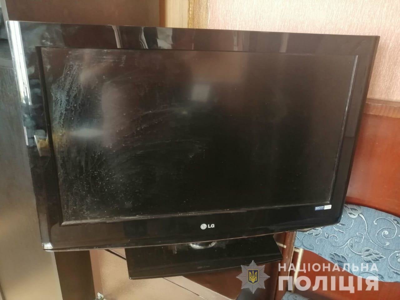 В Першотравенске мужчина украл телевизор из дома своего зна..., фото-1 В Першотравенске мужчина украл телевизор из дома своего знакомого, фото-1
