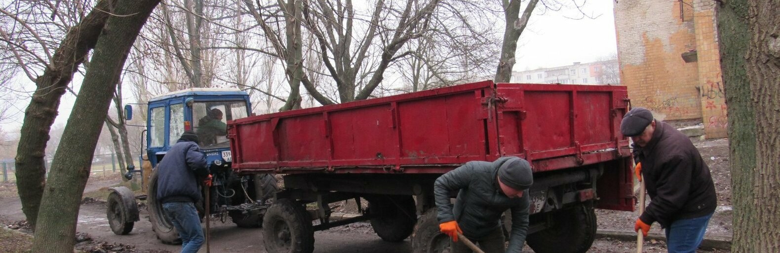 В Павлограде прошла акция по уборке одного из микрорайонов В Павлограде прошла акция по уборке одного из микрорайонов , Ольга Михайлова