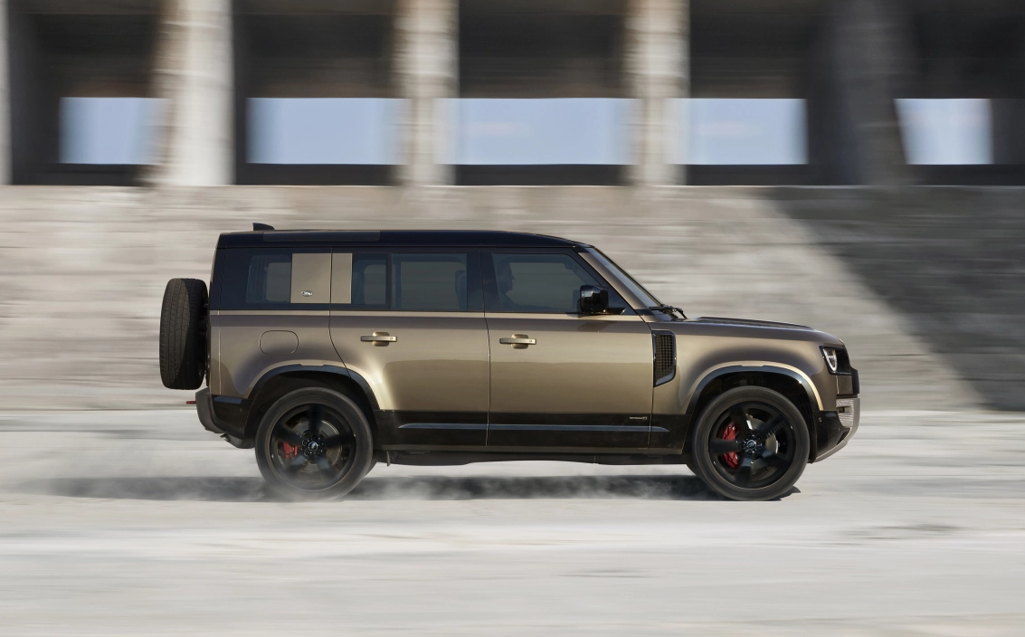 Інновації Land Rover Defender: технології, що змінюють уявлення про позашляховики