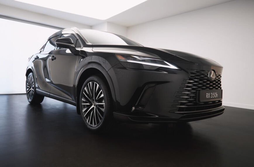 Lexus NX для міста та подорожей: чим приваблює нове покоління кросовера