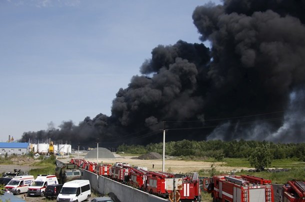 Крупнейший за последние 50 лет пожар в Украине: трое суток горит нефтебаза под Киевом (фото) - фото 1